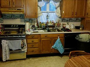 30 Hardy St, Cranston, RI 02920