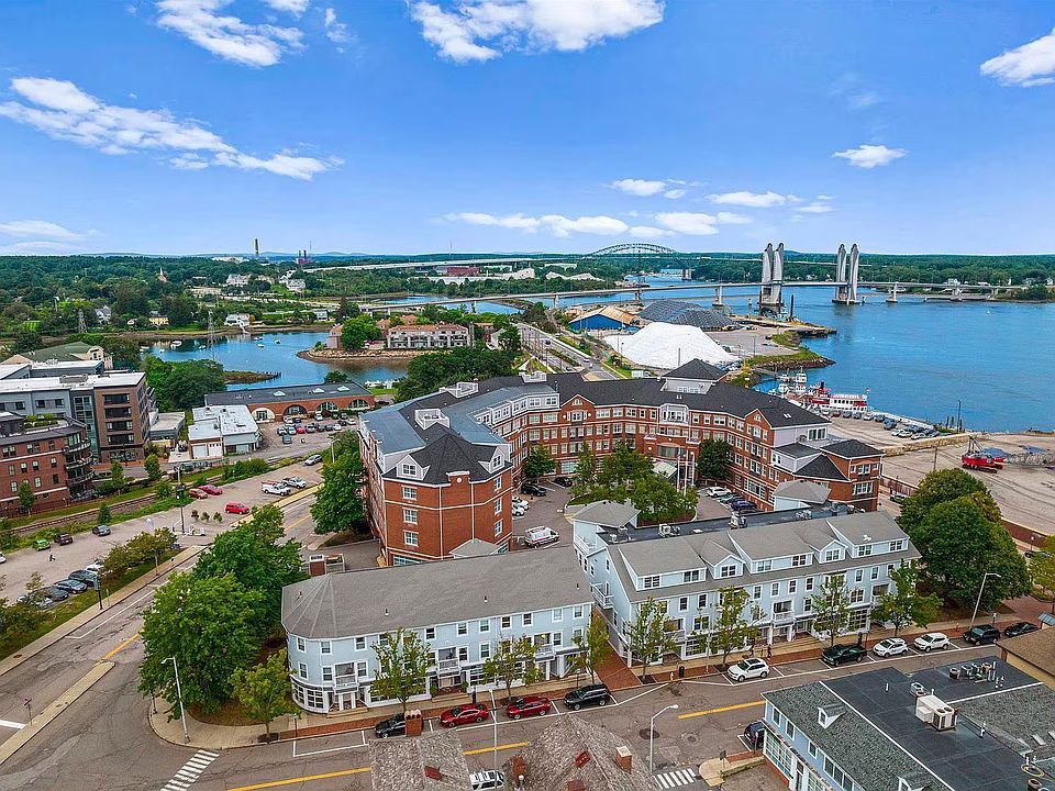 Aerial view of 33 Deer Street