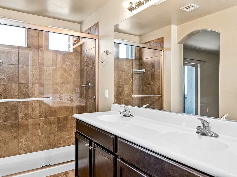 240 E Scepter Ln — Photo 6