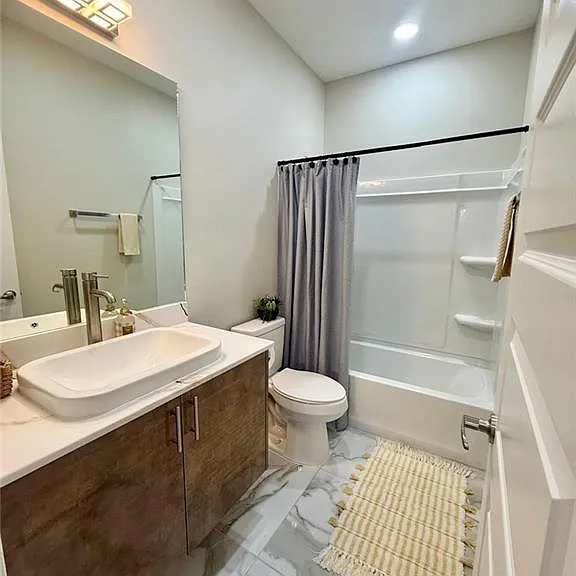 501 N Onyx Ave #1 — Photo 8