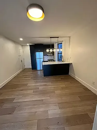 28 Cooper St Photo 1