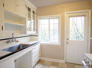2010 SE Sherman St APT 3, Portland, OR 97214