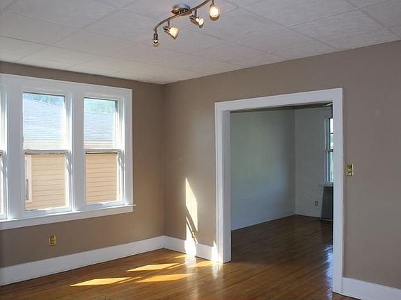5th image of 1374 Maryland St