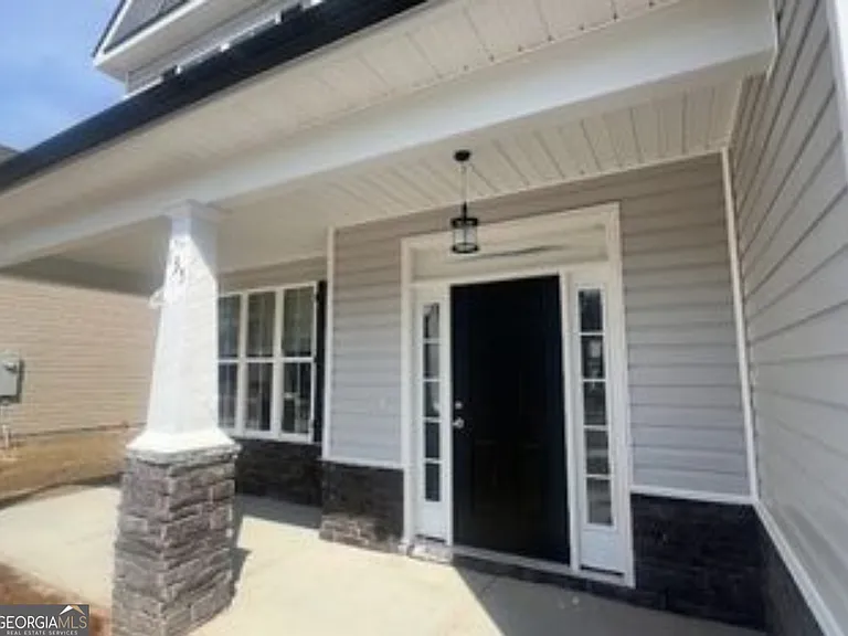 135 Sams Dr — Photo 3