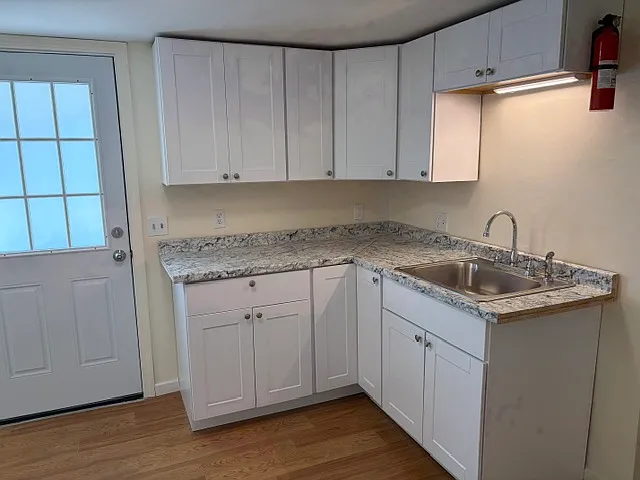 478 Middle St — Photo 2