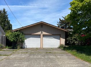 2940 Ridgeway Dr, Reedsport, OR 97467