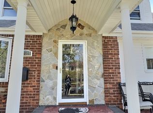 245-84 63rd Ave #2, Little Neck, NY 11362