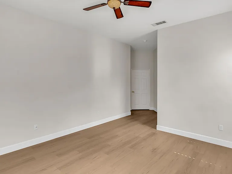 21300 Tarraco — Photo 22