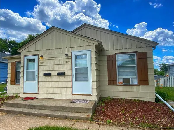 1312 Oxford St, Hopkins, MN 55343