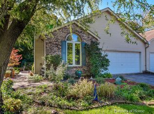 1142 Wintergreen Ter, Batavia, IL