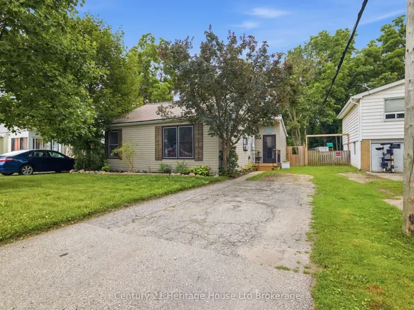 674 Hayball St, Woodstock, ON N4S 4Z4