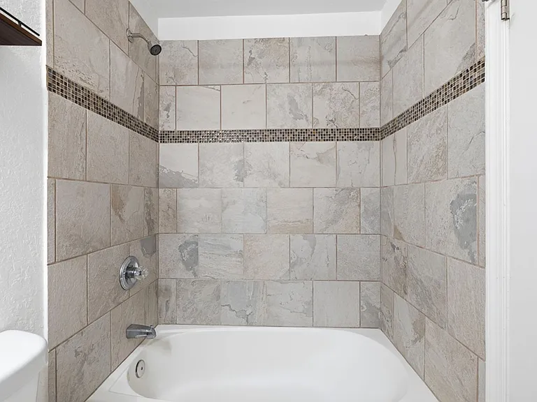 3856 Forestwood Ct — Photo 33