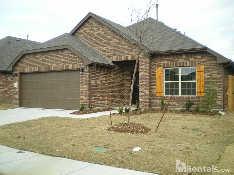 1st image of 2825 Castle Creek Dr