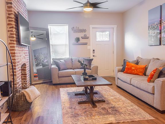 4th image of 1621-31 Oak St #1623