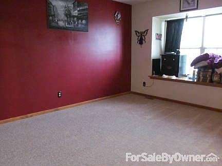Master Bedroom
						:
						bay window, bench storage seating, new carpet, has master bath