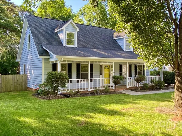 8742 Rittenhouse Cir, Charlotte, NC 28270