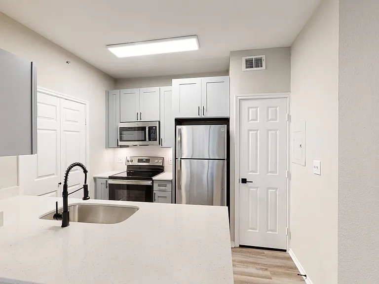 Lakeline Villas — Photo 53