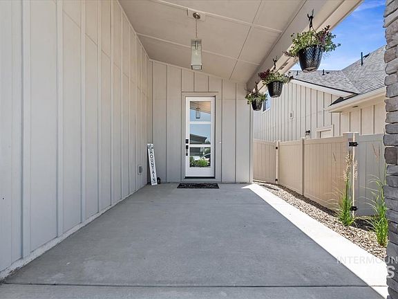 5th image of 1495 W Fluorite St