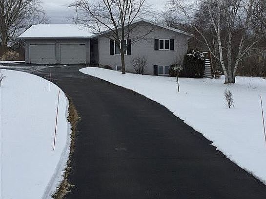 House coming in the driveway