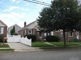 57 Claflin Blvd, Franklin Square, NY 11010
