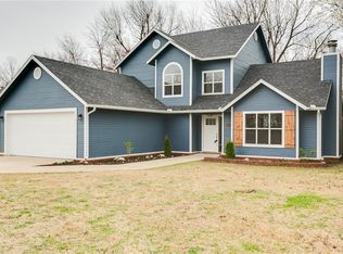 1770 N Hunters Rdg, Fayetteville, AR 72701