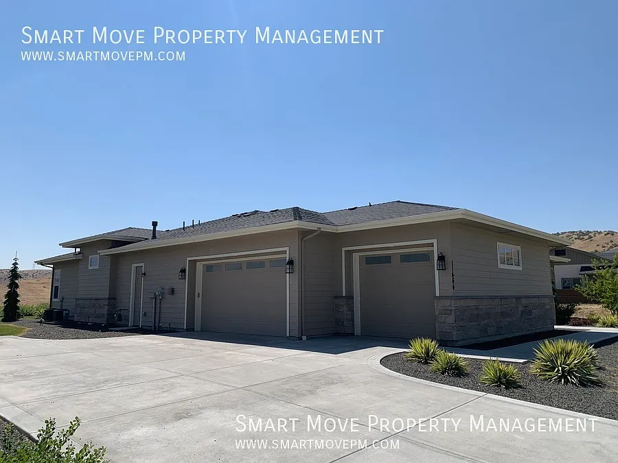 Hilltop Oasis. Luxury 3 bd + Office in Cartright Ranch. Gorgeous Views. Trails — Photo 3