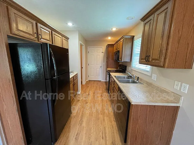 3222 W Wick — Photo 3