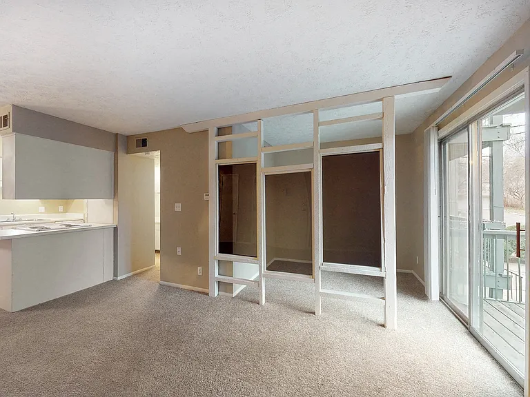 Westwood Apartments — Photo 33