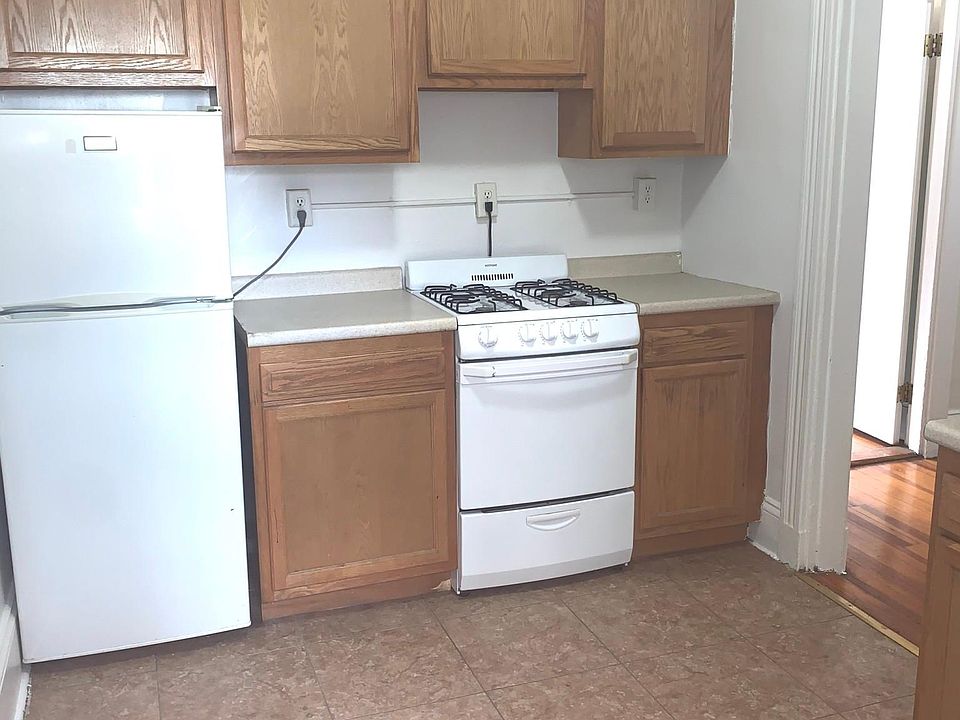 2nd image of 1379 Commonwealth Ave #51