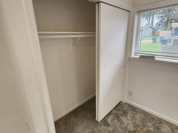 1935 Ginkgo St SE, Auburn, WA