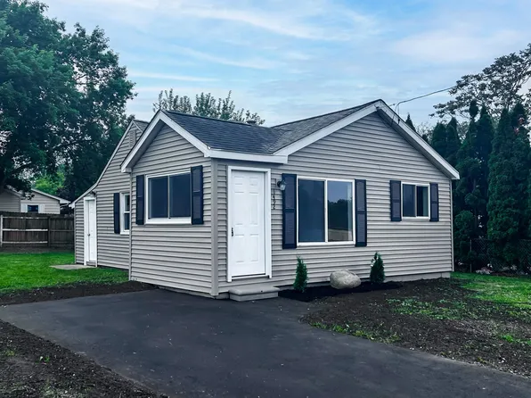 1492 Webber Ave, Burton, MI 48529