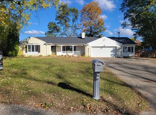 3912 Cambrook Ln, Waterford, MI 48329