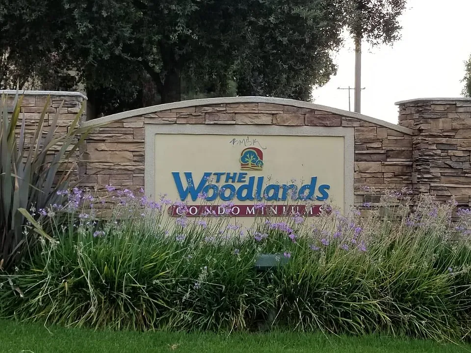 W Blaine St