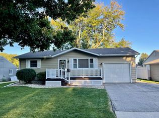 309 Iowa St, Waverly, IA 50677