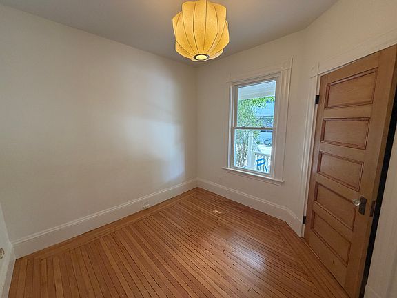 5th image of 1657 Cambridge St #1