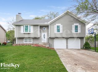 15100 S Arapaho Dr, Olathe, KS 66062