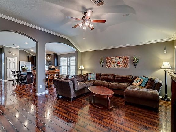Large open floor plan with a continuous flow between the kitchen, nook and living area.