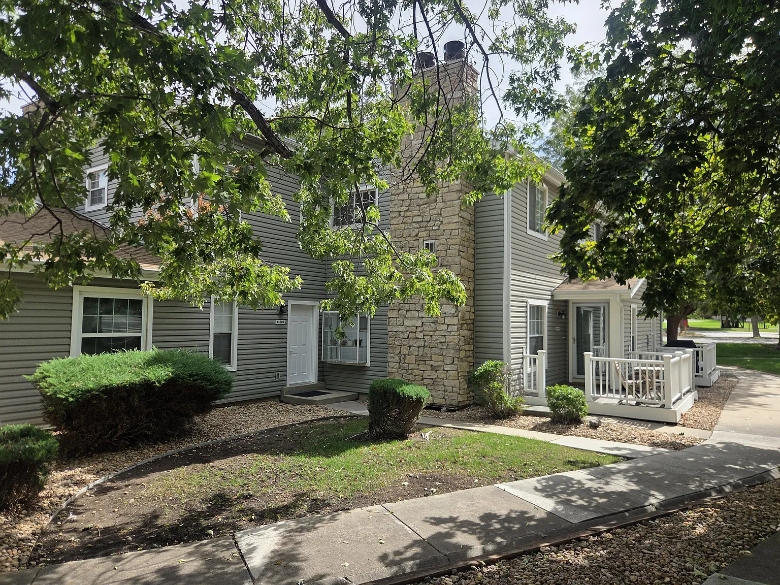 2 bed, 1075 sqft, $2,450 — Photo 1
