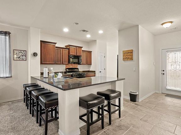 5th image of 13467 Doncaster St