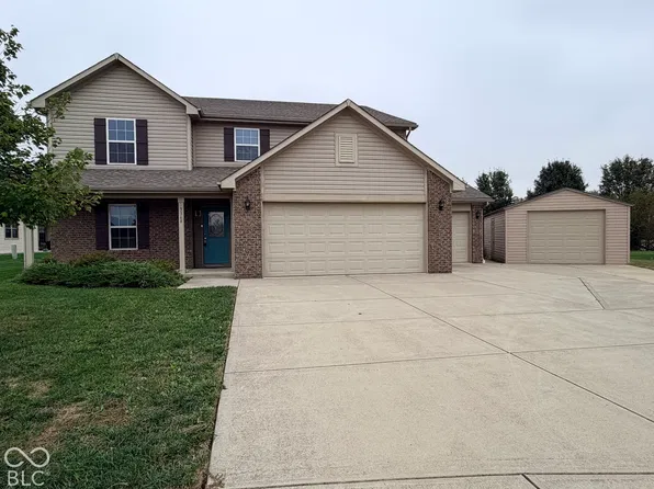 3368 Clairmont Ct, Columbus, IN 47203