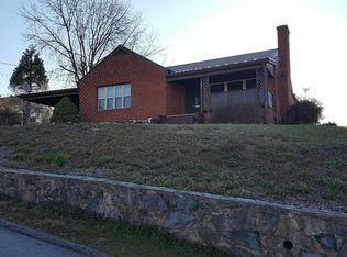101 N Waverley St, Staunton, VA 24401