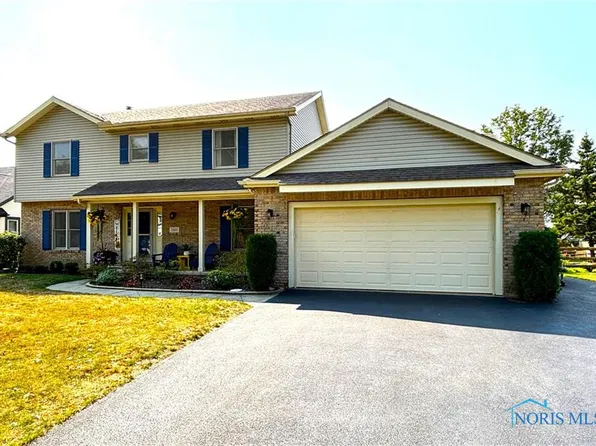 1243 Grassy Ln, Rossford, OH 43460