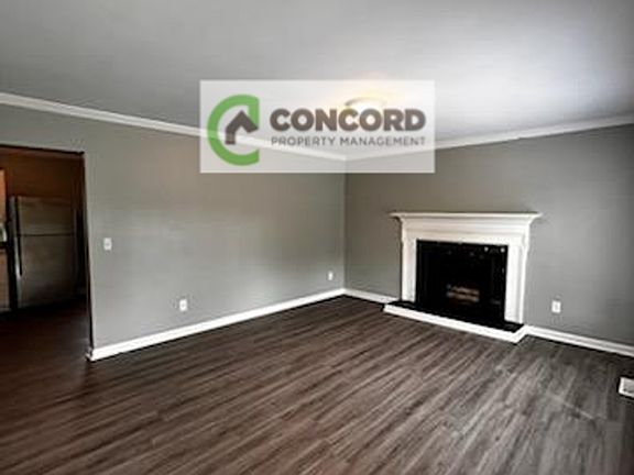 4th image of 2406 Phoenix Dr