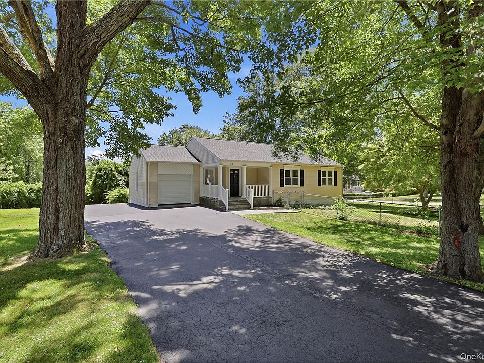 1st image of 31 Larkspur Drive