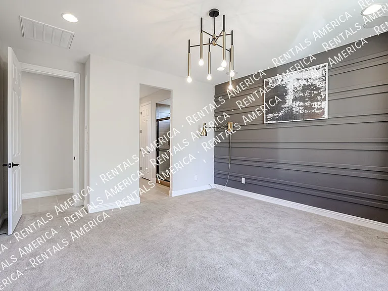 8817 W Luke Ave — Photo 32