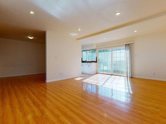 3rd image of 3813 Crofton Way