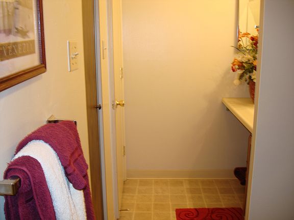 5th image of 10050 Crown Point Dr APT C