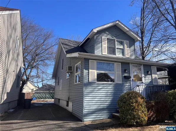 13-35-35 4th St, Fair Lawn, NJ 07410
