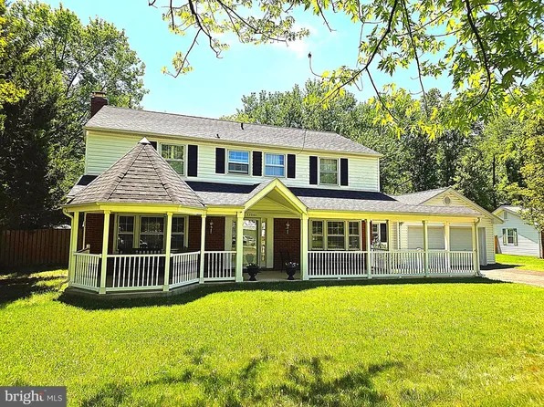 13042 Maple View Ln, Fairfax, VA 22033