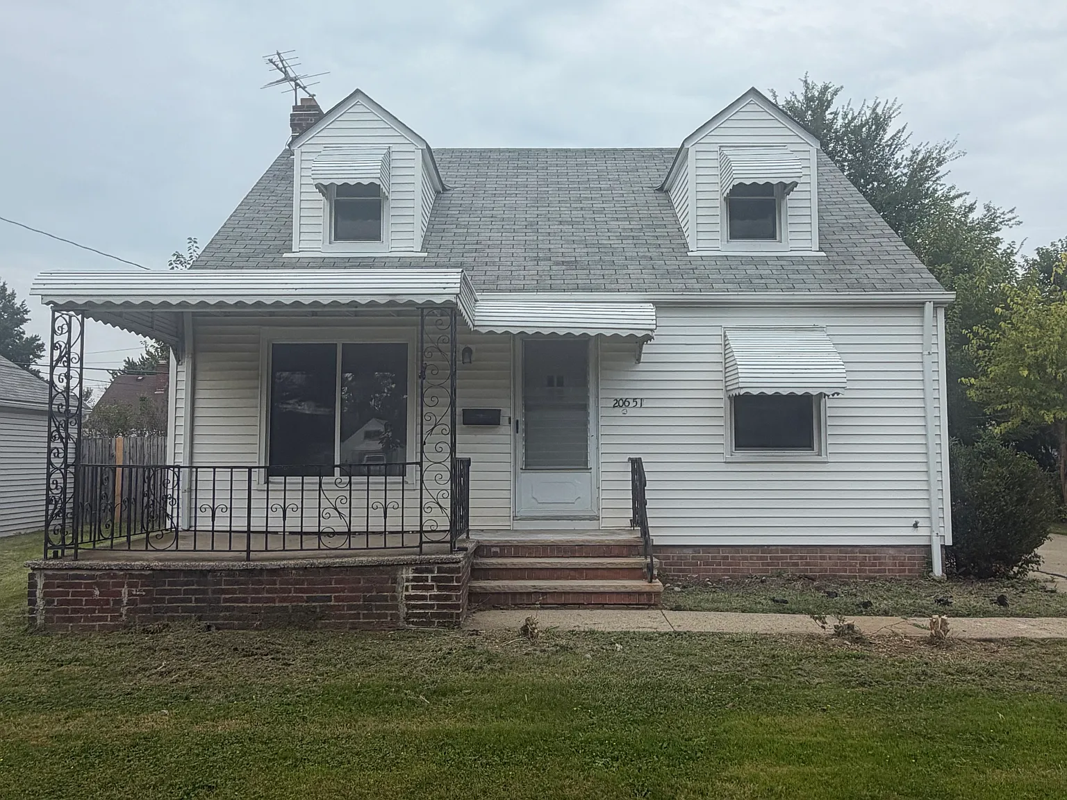 3 bed, 1378 sqft, $1,750 — Photo 1